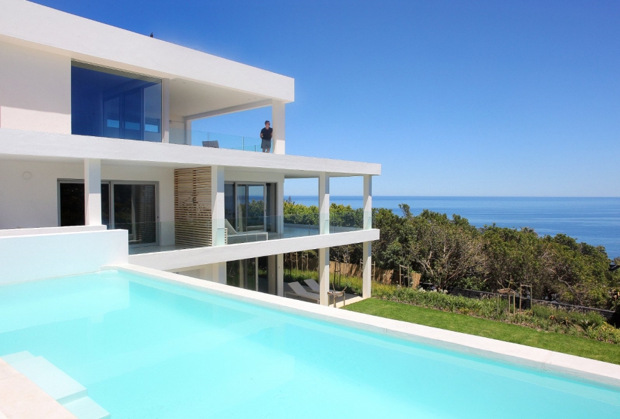To Let 8 Bedroom Property for Rent in Bakoven Western Cape